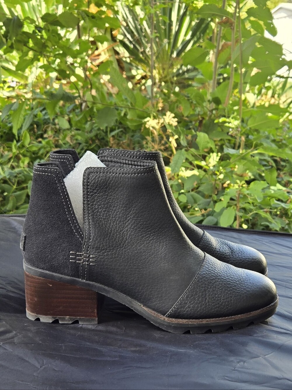 Sorel Black Leather Chelsea Ankle Booties